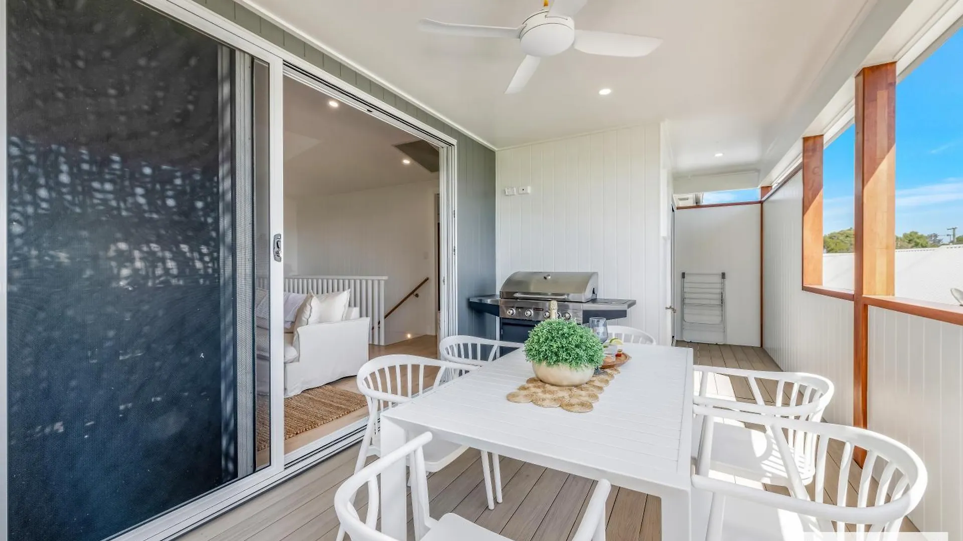 Holiday home Bargara Coastal Luxe Aircon, Outside Pet, Sleeps 8 Villa Australia