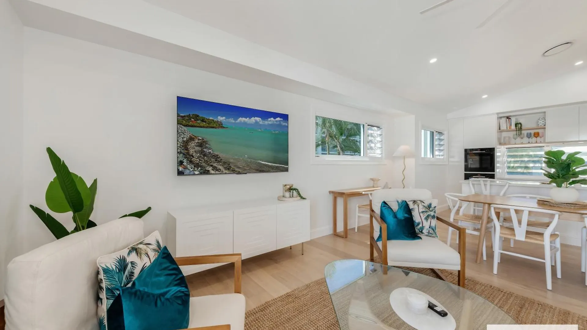 Bargara Coastal Luxe Aircon, Outside Pet, Sleeps 8 Villa Australia
