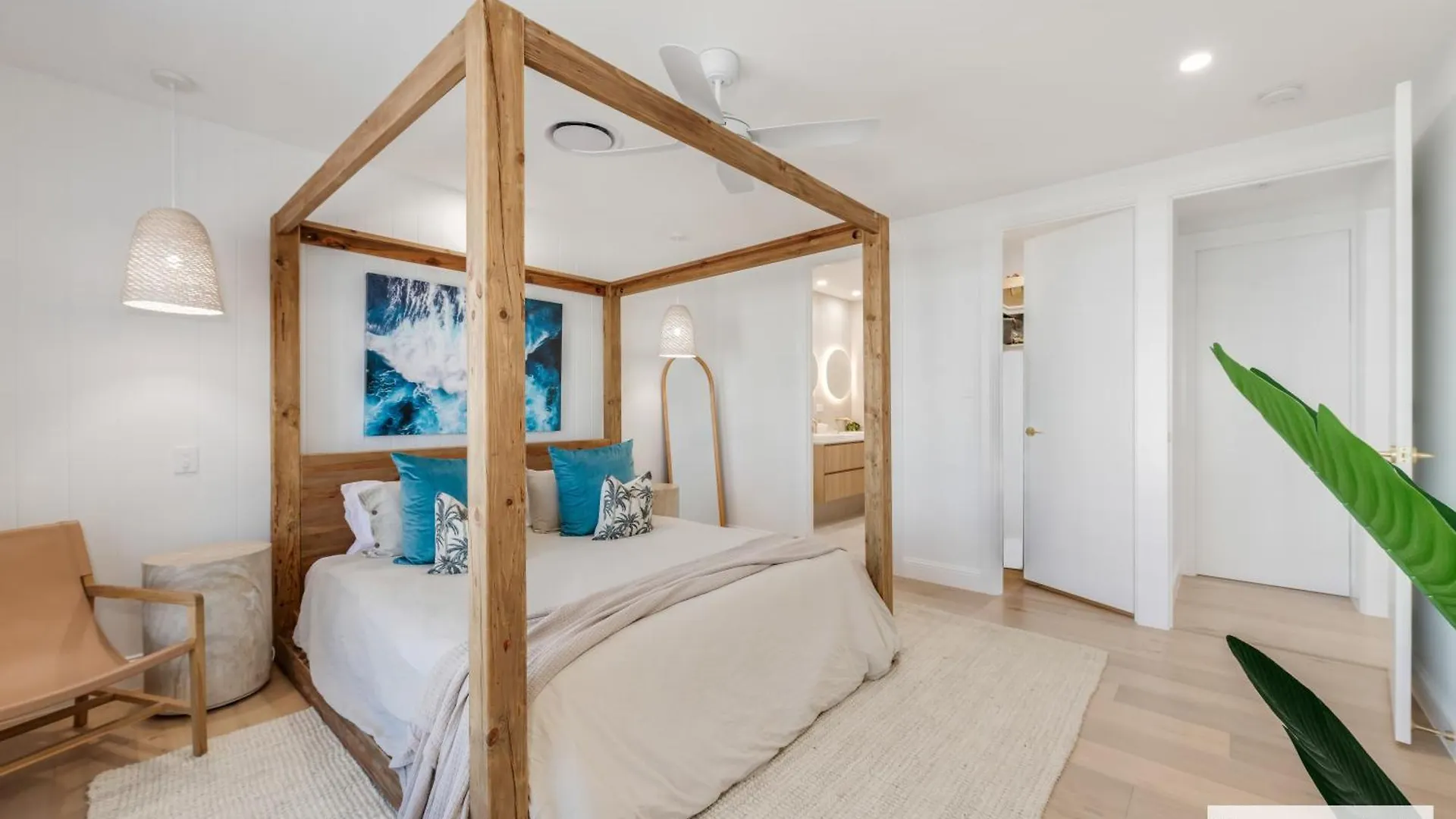 Holiday home Bargara Coastal Luxe Aircon, Outside Pet, Sleeps 8 Villa
