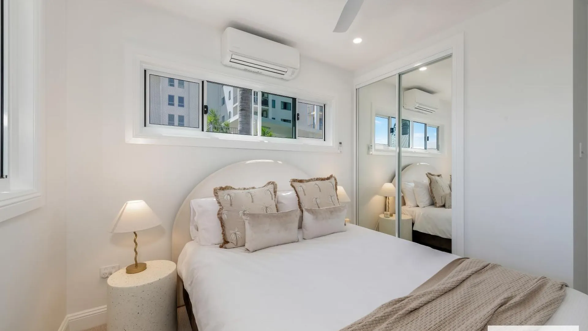 Bargara Coastal Luxe Aircon, Outside Pet, Sleeps 8 Villa