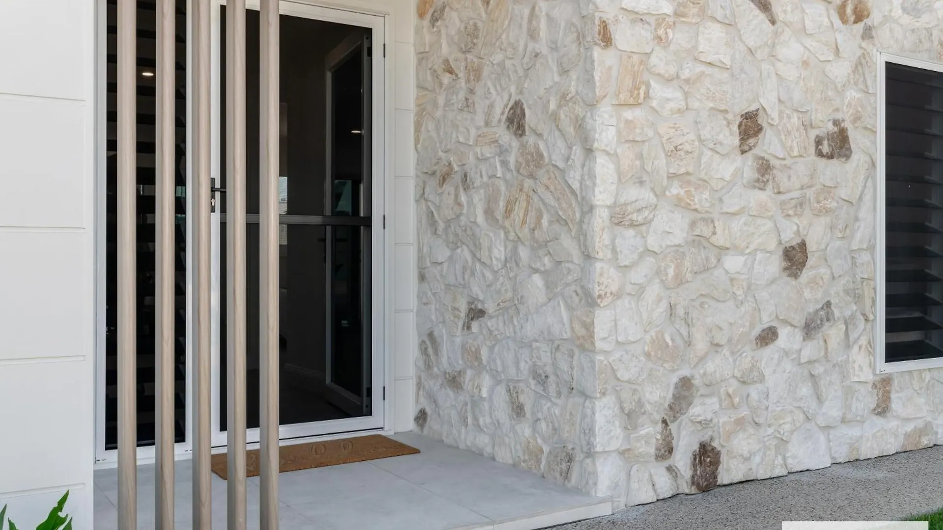 Bargara Coastal Luxe Aircon, Outside Pet, Sleeps 8 Villa Australia