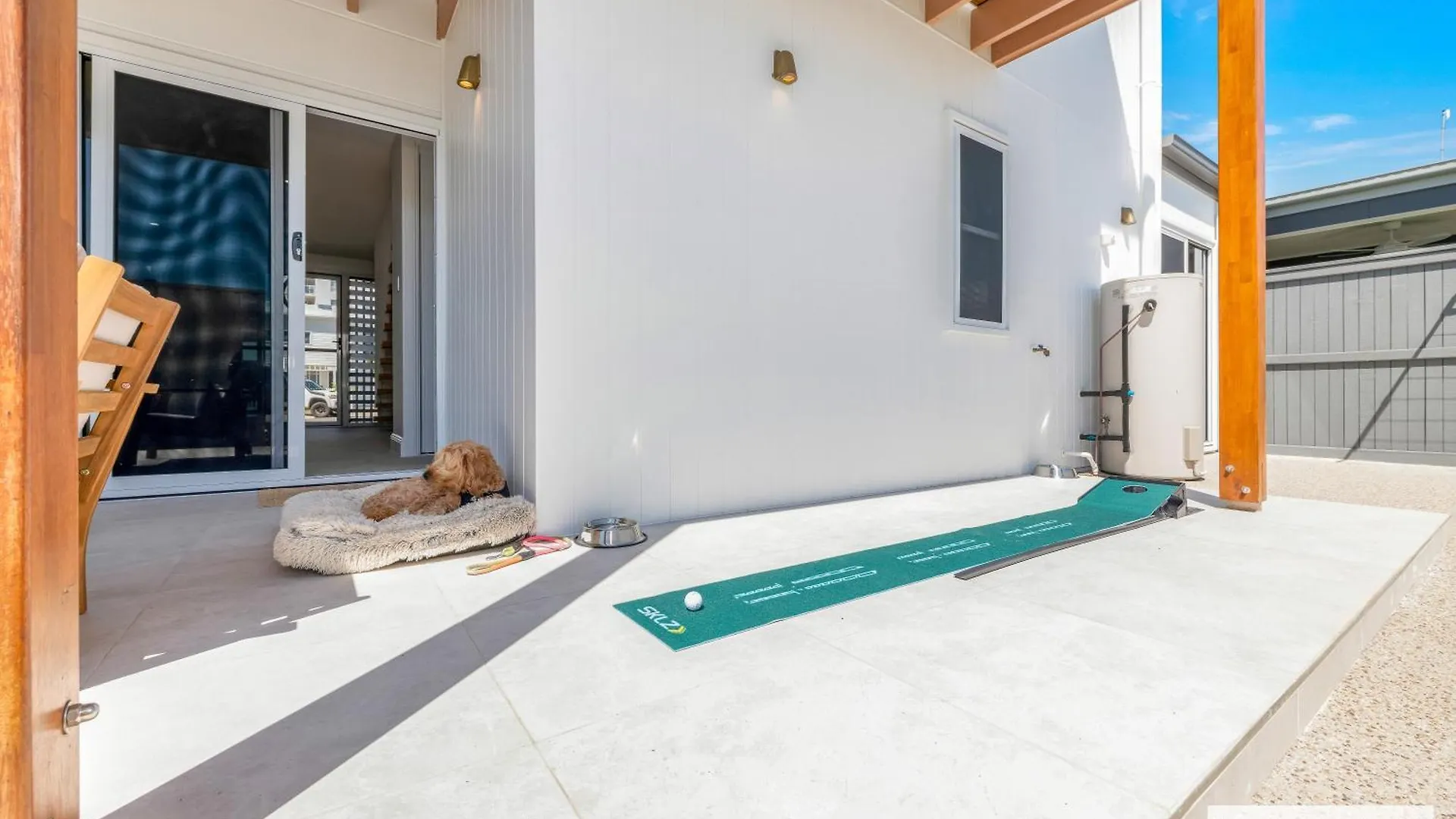 Вилла Bargara Coastal Luxe Aircon, Outside Pet, Sleeps 8 0*,  Австралия